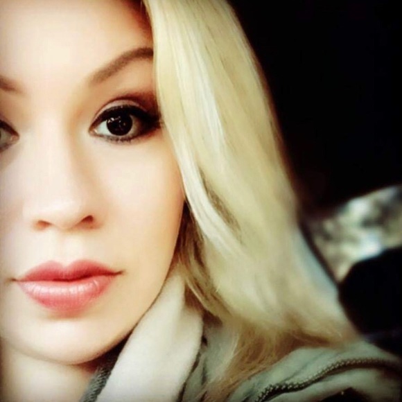 Meet your Posher, Reina - Picture 9 of 17